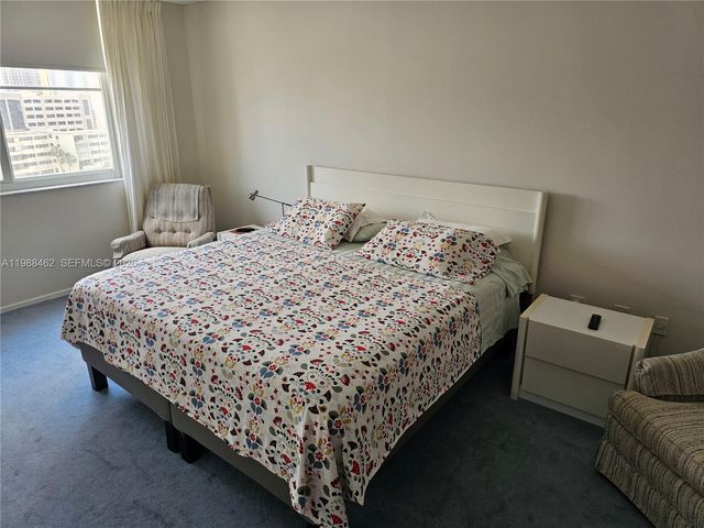 300 Bayview Dr 905, Sunny Isles Beach, FL 33160