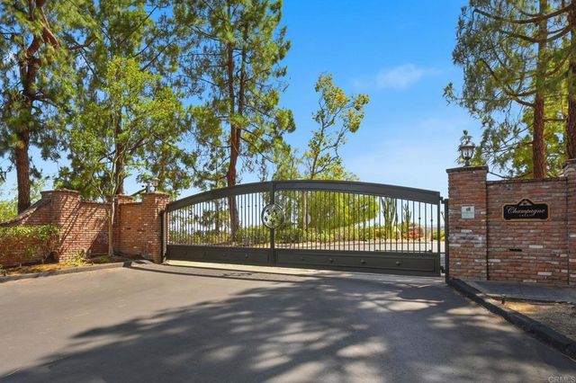 2292 Dos Lomas, Fallbrook, CA 92028