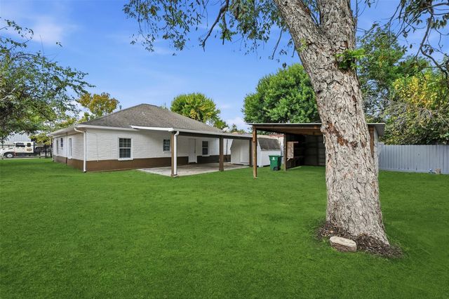 7514 Meadowshire Street, Houston, TX 77037