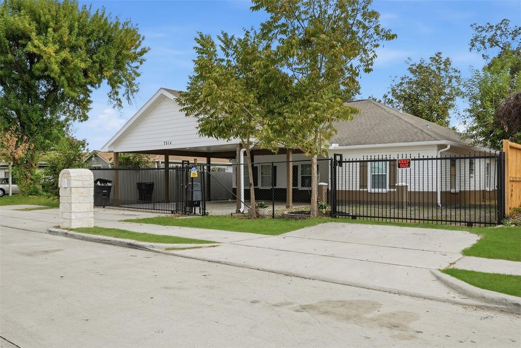 7514 Meadowshire Street, Houston, TX 77037