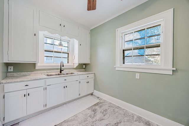 912 11th Street S, Moorhead, MN 56560