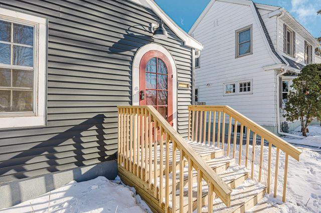 912 11th Street S, Moorhead, MN 56560