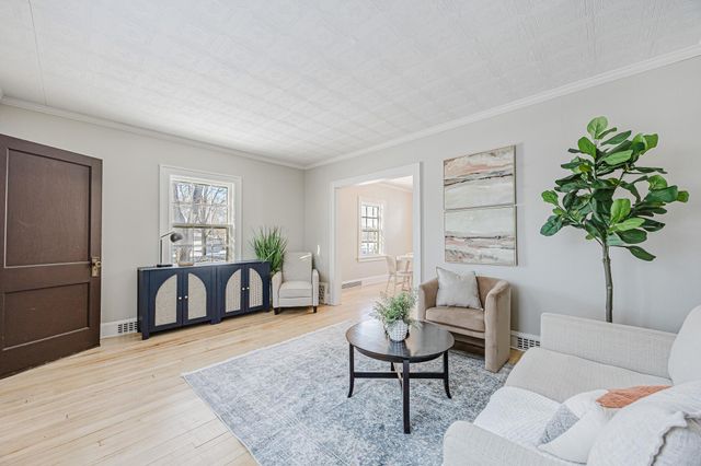 912 11th Street S, Moorhead, MN 56560