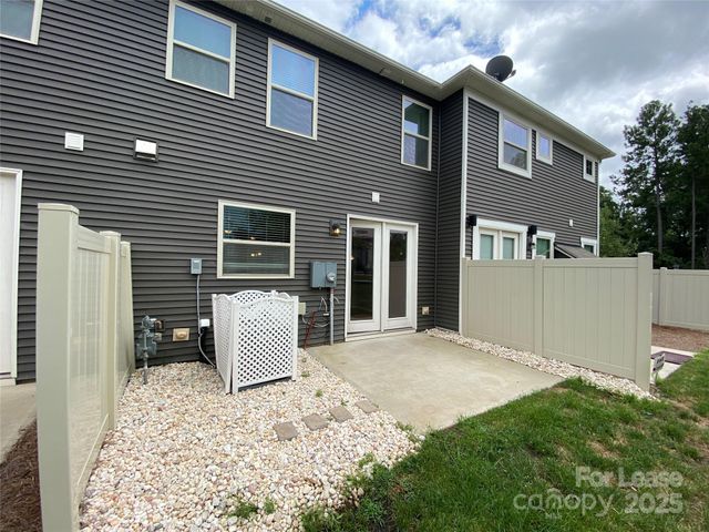 5507 Trieg Drive, Charlotte, NC 28278