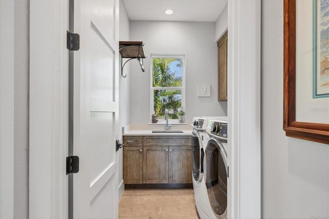 7927 LONGBAY BOULEVARD, Sarasota, FL 34243