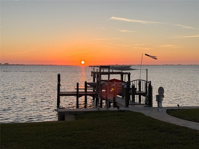 7927 LONGBAY BOULEVARD, Sarasota, FL 34243