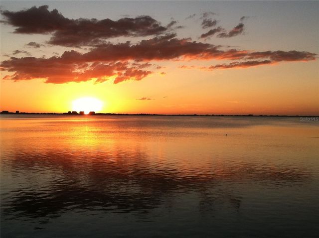 7927 LONGBAY BOULEVARD, Sarasota, FL 34243