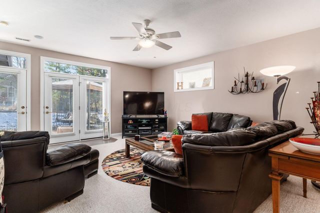 6033 Mcnaughten Grove Lane, Columbus, OH 43213