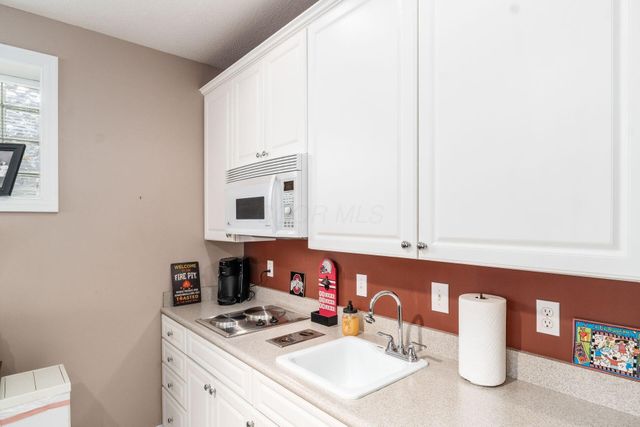 6033 Mcnaughten Grove Lane, Columbus, OH 43213