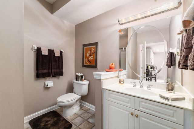 6033 Mcnaughten Grove Lane, Columbus, OH 43213