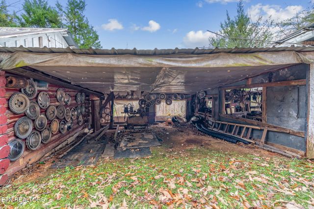 3089 Cedar Creek Rd, Lafollette, TN 37766