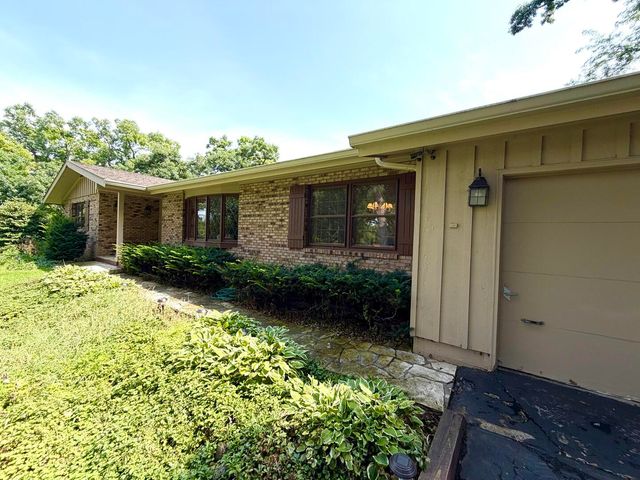 3915 N Tamarack Trail, Crystal Lake, IL 60012