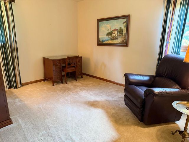 3915 N Tamarack Trail, Crystal Lake, IL 60012