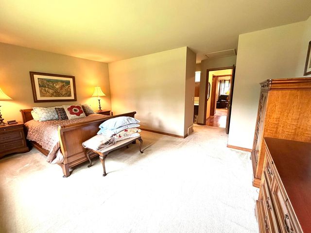 3915 N Tamarack Trail, Crystal Lake, IL 60012