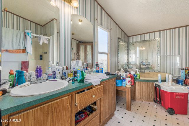 15806 W HOPI Drive, Casa Grande, AZ 85122