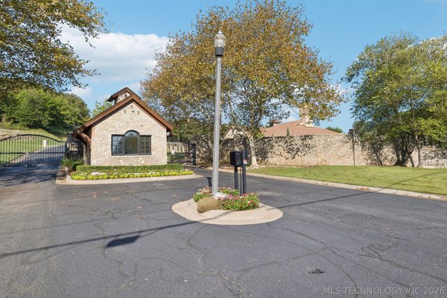 6319 E 84th Street S, Tulsa, OK 74137