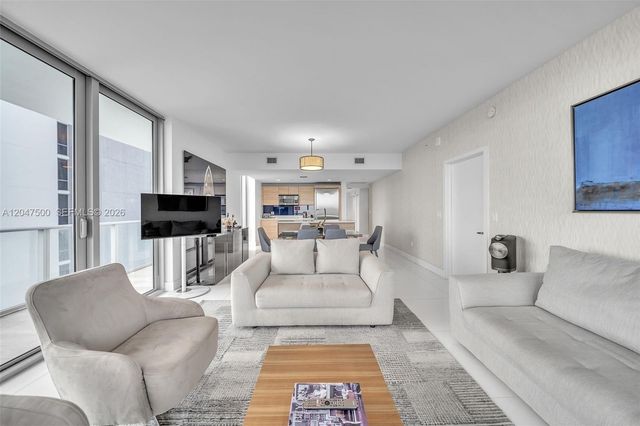16385 Biscayne Boulevard 2707, North Miami Beach, FL 33160