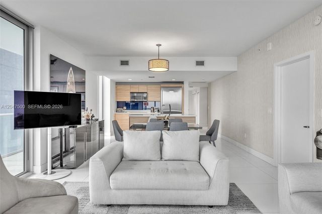 16385 Biscayne Boulevard 2707, North Miami Beach, FL 33160