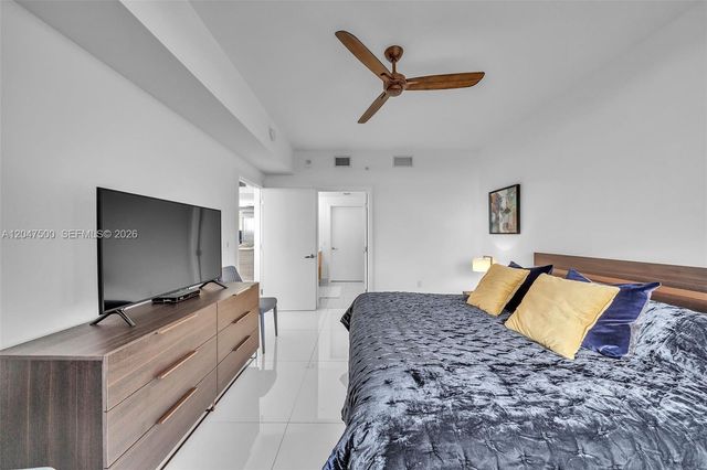 16385 Biscayne Boulevard 2707, North Miami Beach, FL 33160
