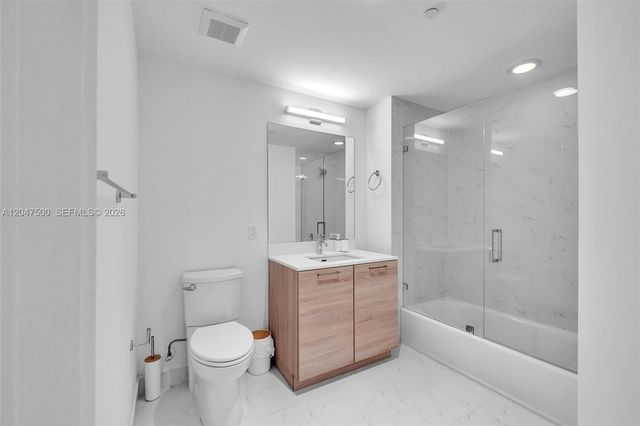 16385 Biscayne Boulevard 2707, North Miami Beach, FL 33160