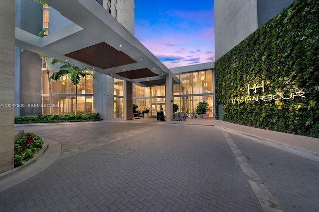 16385 Biscayne Boulevard 2707, North Miami Beach, FL 33160