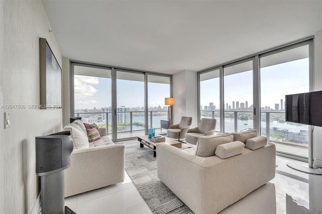 16385 Biscayne Boulevard 2707, North Miami Beach, FL 33160