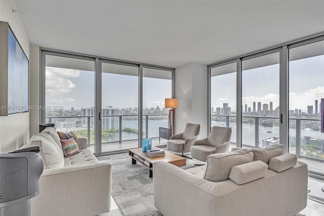 16385 Biscayne Boulevard 2707, North Miami Beach, FL 33160