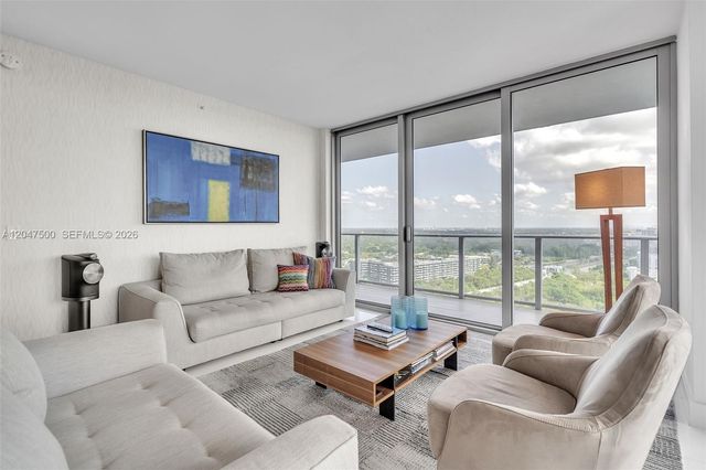 16385 Biscayne Boulevard 2707, North Miami Beach, FL 33160