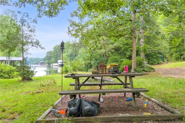 490 Lisa Lane, Mountain Rest, SC 29664