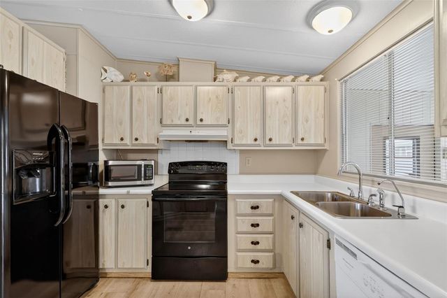 720 BENGAL AVENUE, Tavares, FL 32778