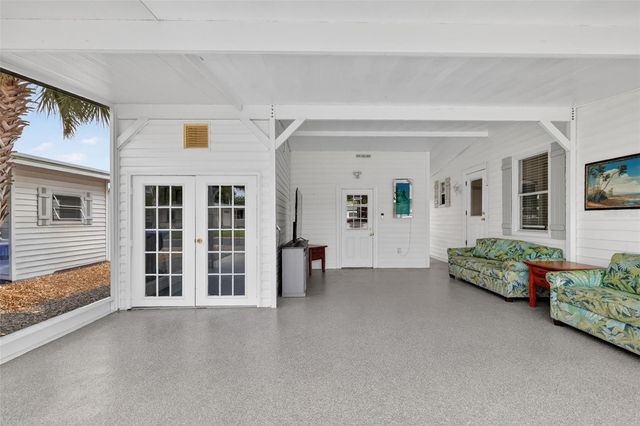 720 BENGAL AVENUE, Tavares, FL 32778