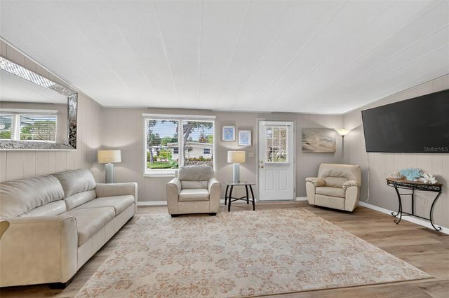 720 BENGAL AVENUE, Tavares, FL 32778