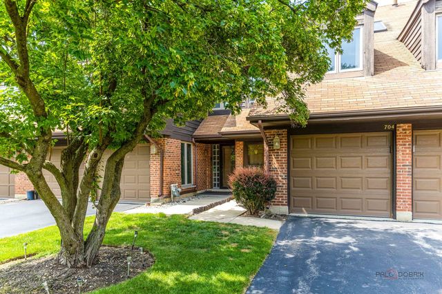 704 Picardy Circle, Northbrook, IL 60062