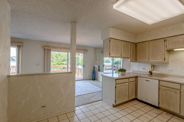 704 Picardy Circle, Northbrook, IL 60062