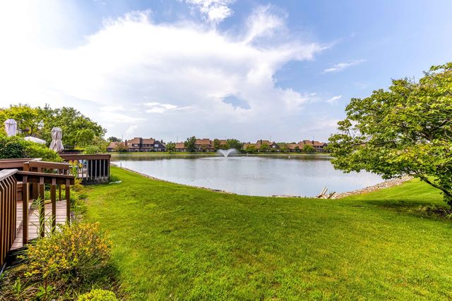 704 Picardy Circle, Northbrook, IL 60062
