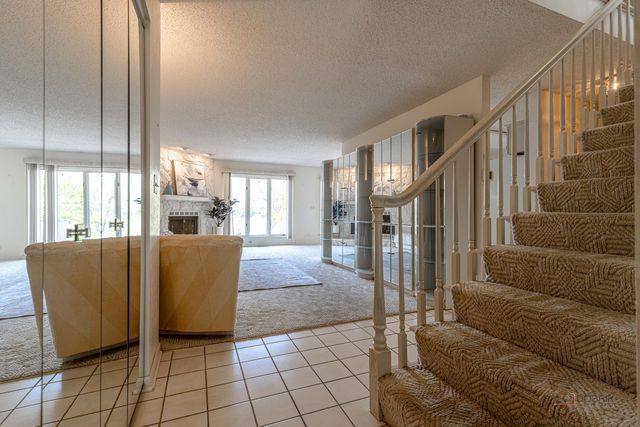 704 Picardy Circle, Northbrook, IL 60062