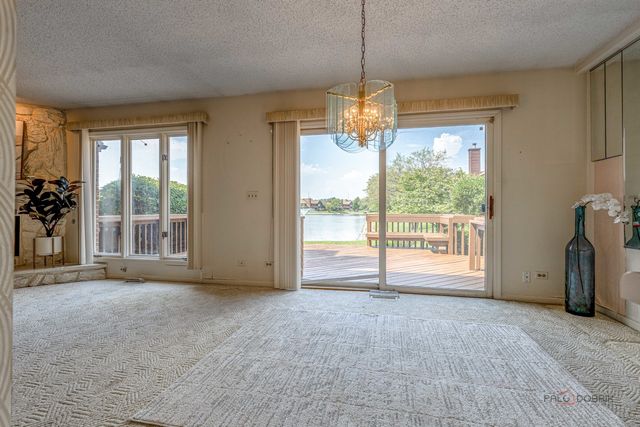 704 Picardy Circle, Northbrook, IL 60062