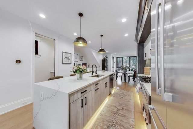 1363 W Hubbard Street 1, Chicago, IL 60642