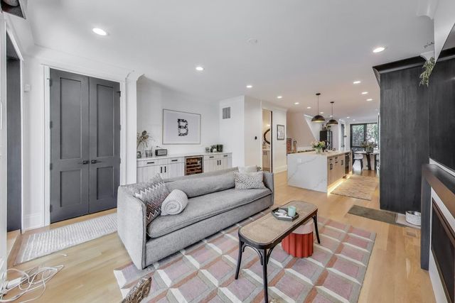 1363 W Hubbard Street 1, Chicago, IL 60642