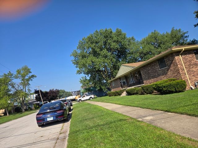 14045 Bensley Avenue, Burnham, IL 60633