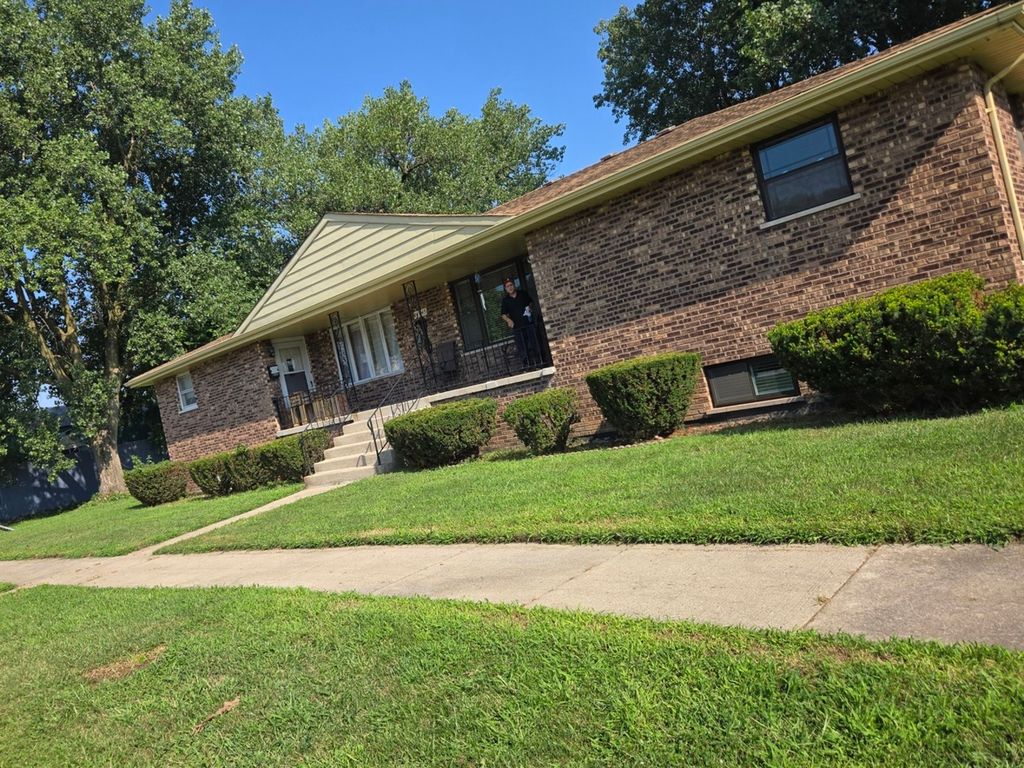 14045 Bensley Avenue, Burnham, IL 60633