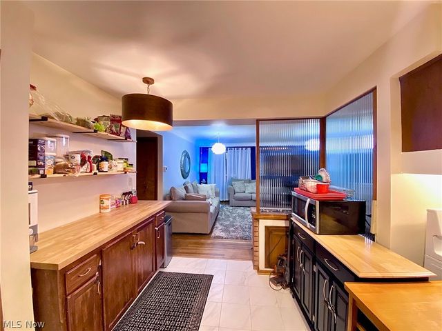 24350 Stephen Avenue, Euclid, OH 44123