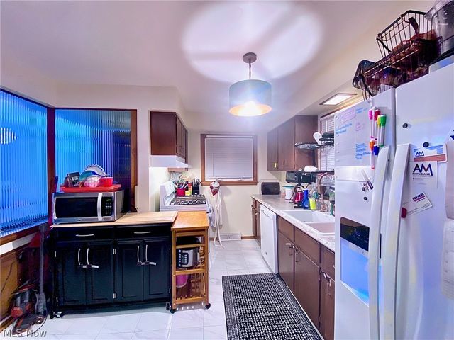 24350 Stephen Avenue, Euclid, OH 44123