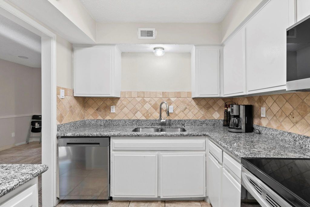 7900 Westheimer Road 241, Houston, TX 77063