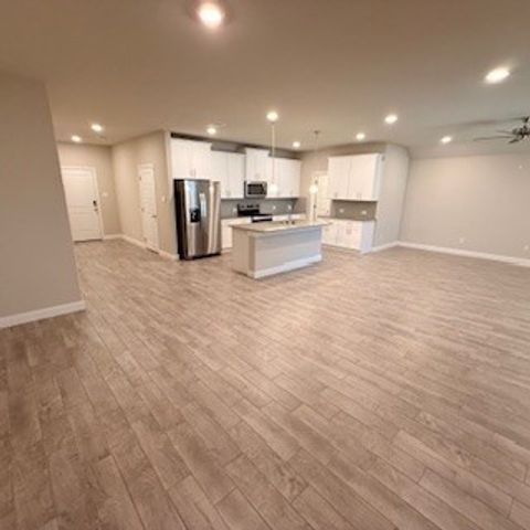 1332 Honey Creek Drive, Desoto, TX 75115