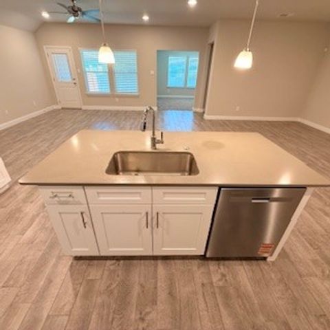 1332 Honey Creek Drive, Desoto, TX 75115