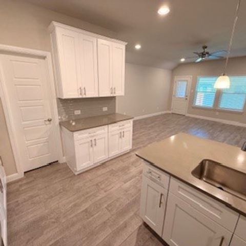 1332 Honey Creek Drive, Desoto, TX 75115