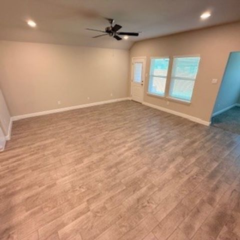 1332 Honey Creek Drive, Desoto, TX 75115