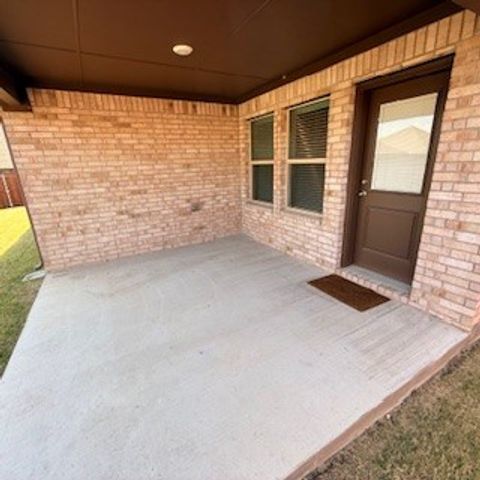 1332 Honey Creek Drive, Desoto, TX 75115