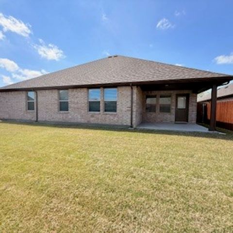 1332 Honey Creek Drive, Desoto, TX 75115
